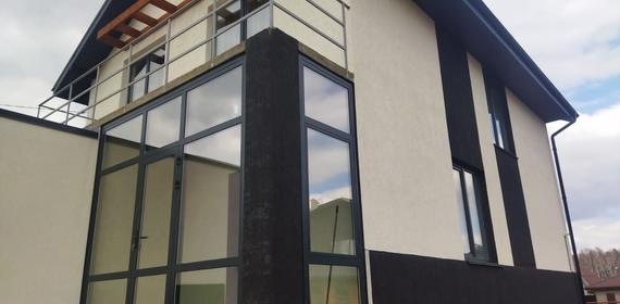 Входная группа для коттеджа - реализлванные объекты Сибкомфорт: пластиковые окна, алюминиевые конструкции